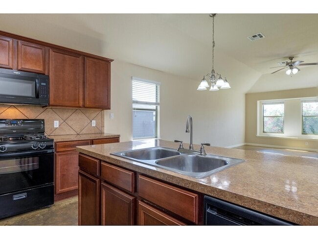 Building Photo - 4504 Halliday Ave