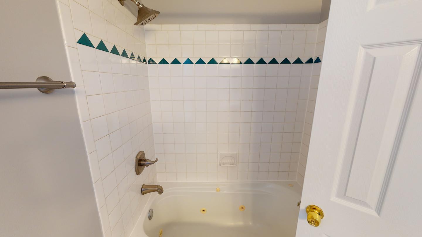Building Photo - Stunningly renovated Bloomingdale townhous...