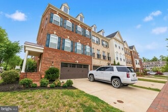 Building Photo - 15200 Richard Bowie Ln