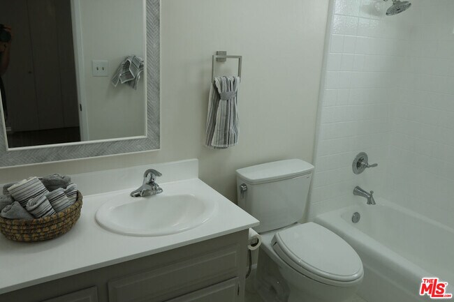 Building Photo - 7711 W 82nd St