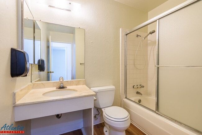 Building Photo - Lovely Cul-De-Sac Home | New Flooring & Paint