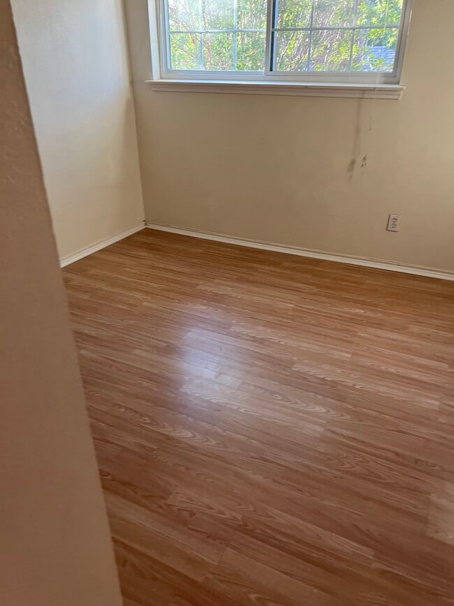 Building Photo - 2714 Shady Grove Dr