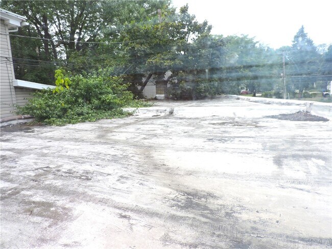Building Photo - 217 Middlesex Rd