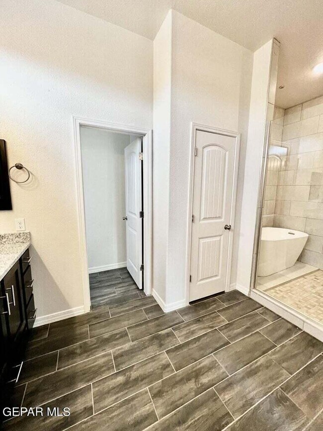 Building Photo - 13652 Glen Vista Ln