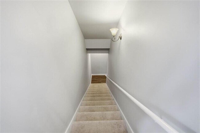 Building Photo - 518 S Fortune Way