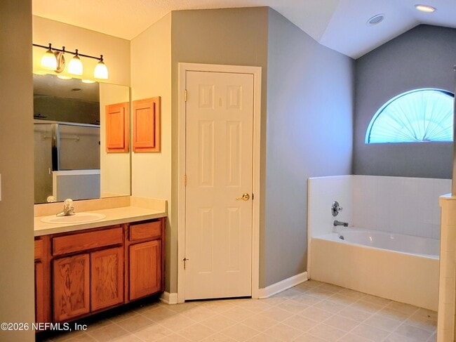 Building Photo - 1392 Hawks Crest Dr