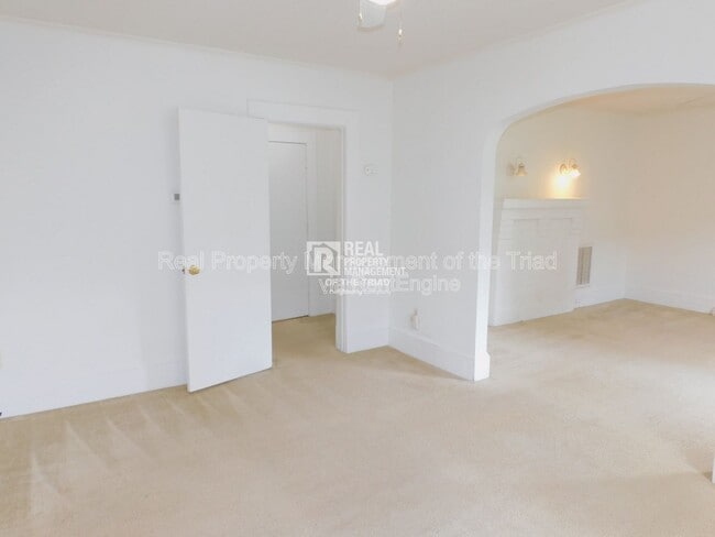 Building Photo - 1407 Gorrell St