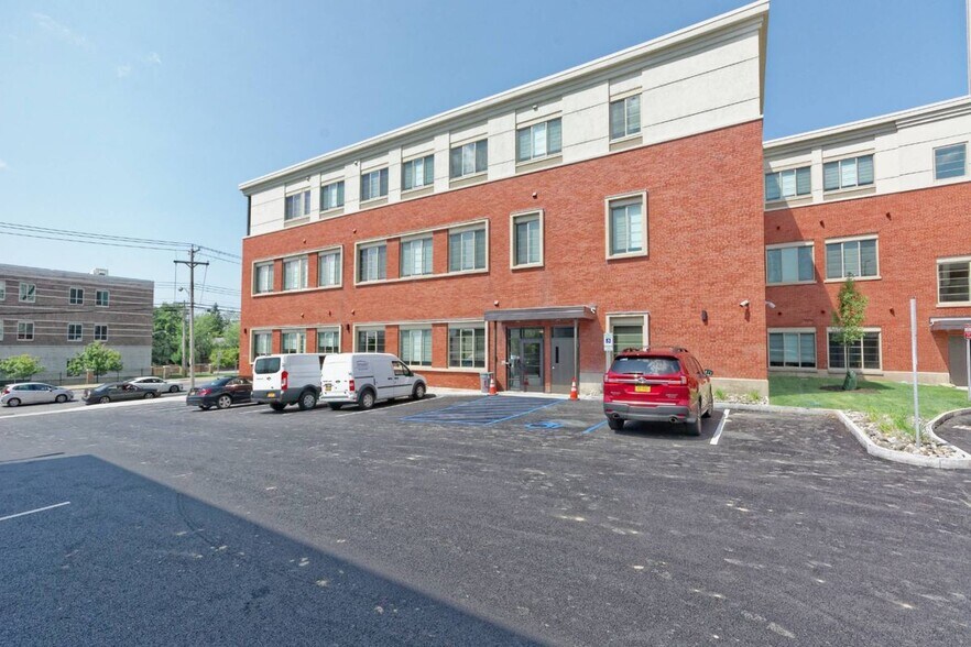 Building Photo - 101 Nott Terrace
