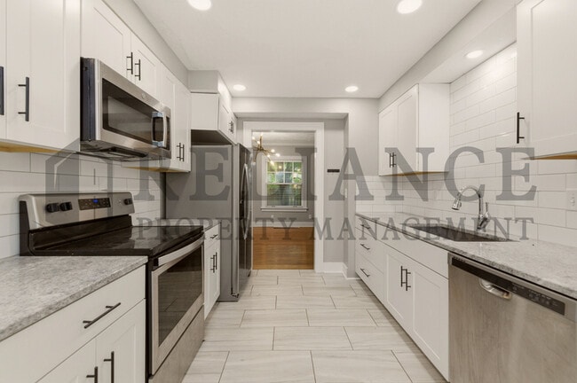 Building Photo - 101 N Belmont Pl