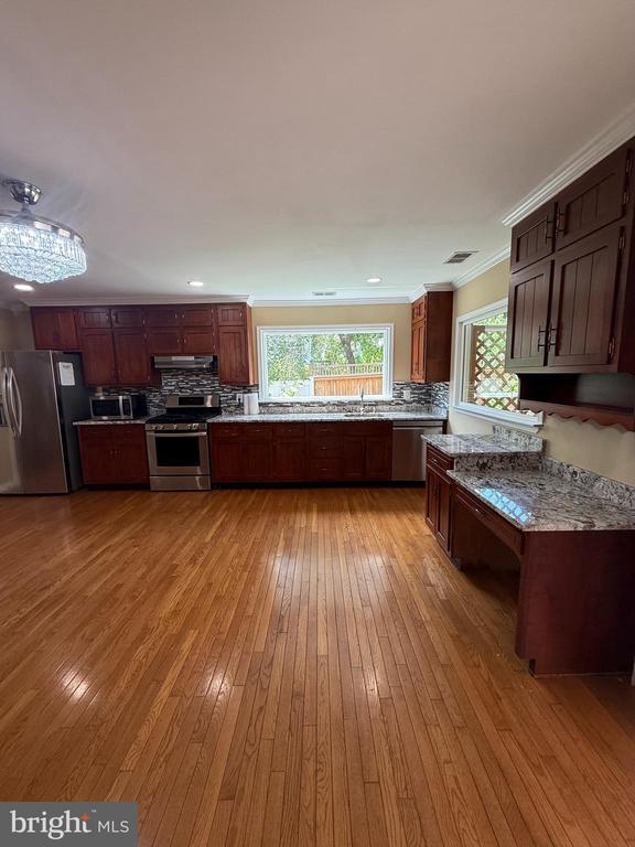 Building Photo - 816 Crothers Ln