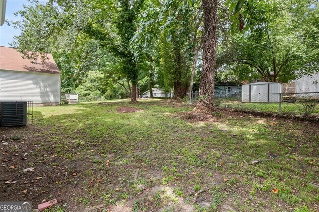 Building Photo - 1935 Handley Ave SW