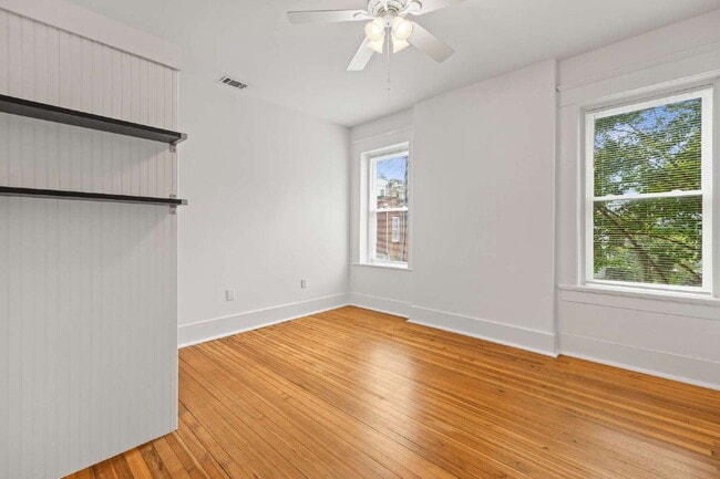 Building Photo - Upscale Historic 3BR/2BA Condo with Rare G...