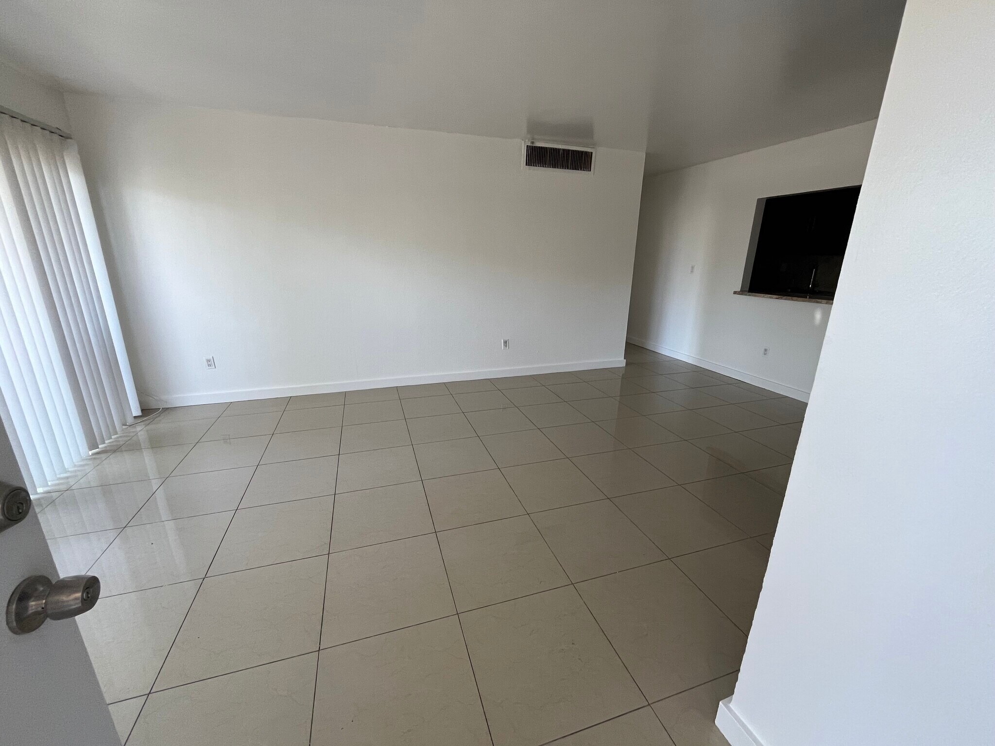 Building Photo - 4190 NW 79th Ave