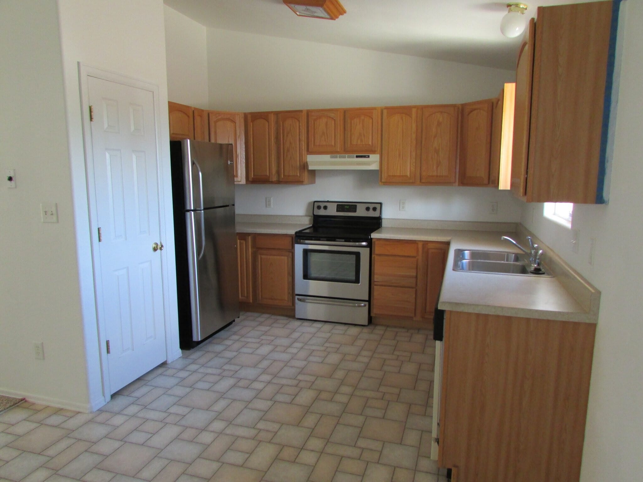Building Photo - 1241 Tara Dr