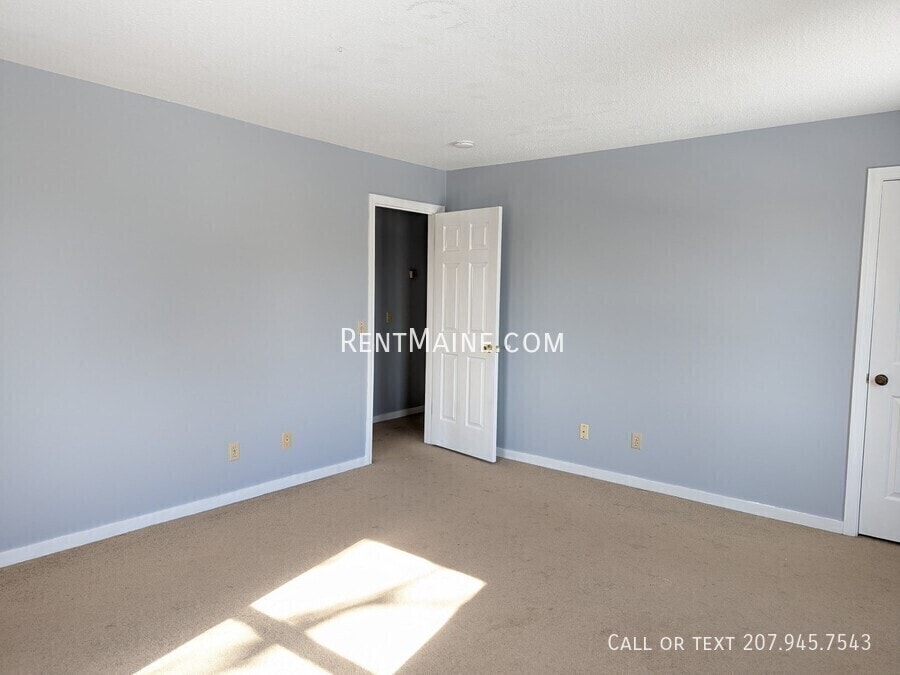 Building Photo - 114 Main Rd S