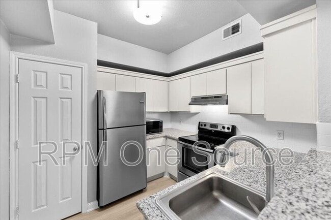 Building Photo - 2601 Preston Rd