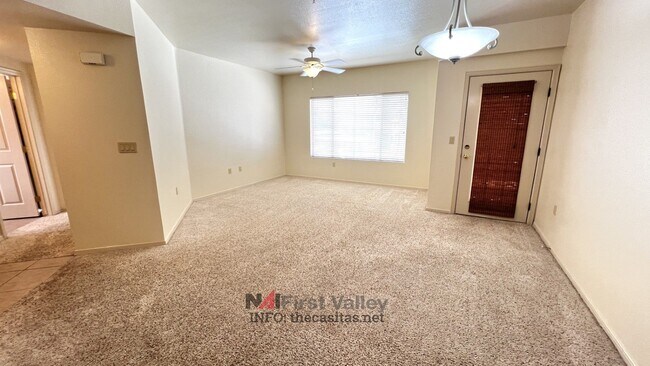 Building Photo - 2 Bedrooms, 2 Baths