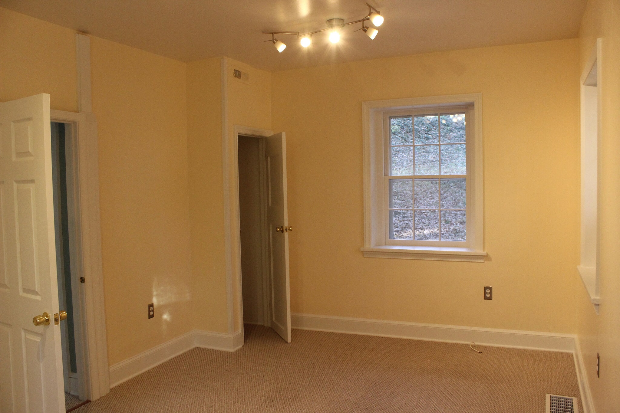 bedroom - 2948 Albemarle St NW