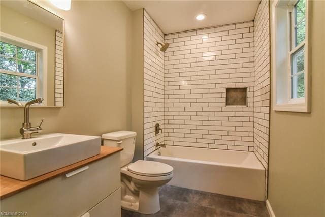 Building Photo - Cozy 3 Bedroom 1.5 Bathroom Home Nestled In Black Mountain