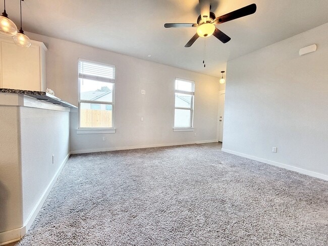 Building Photo - Comfortable One-Level 3BD/2BA with Natural...