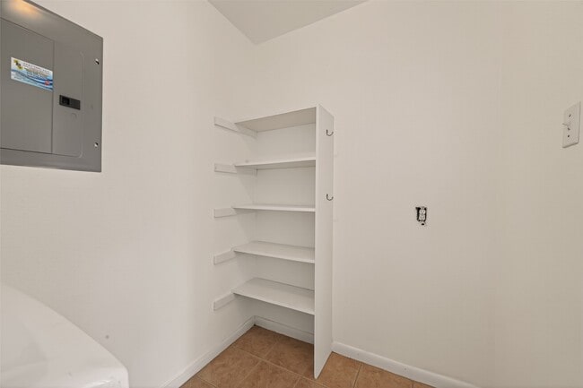 Building Photo - 6418 Olympia Dr