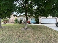 Building Photo - Don't miss seeing this one!