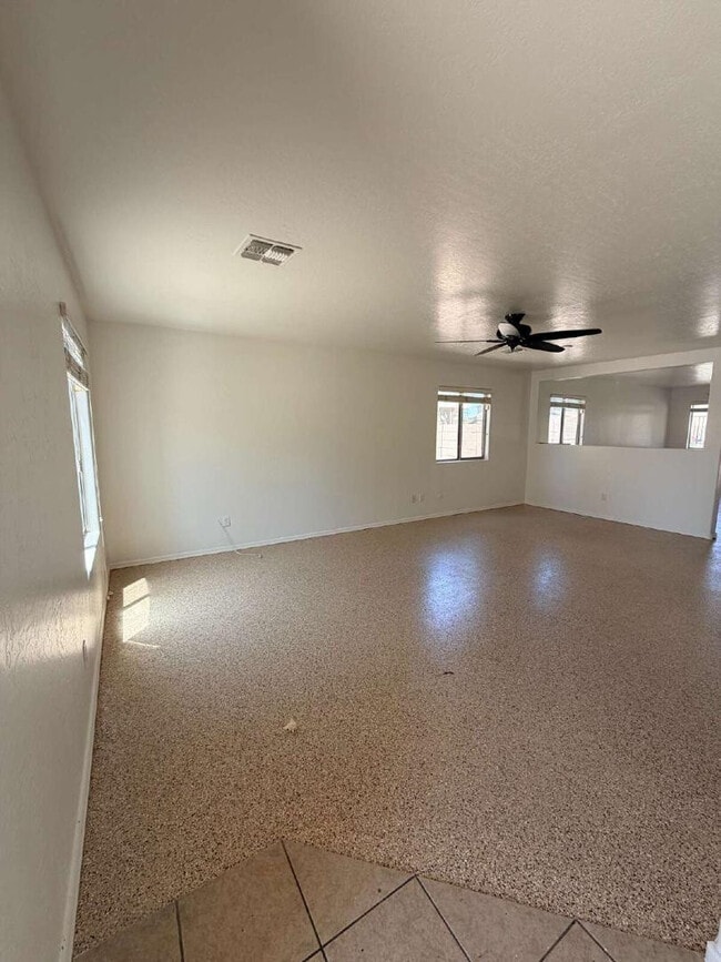 Building Photo - 2344 E Meadow Creek Way