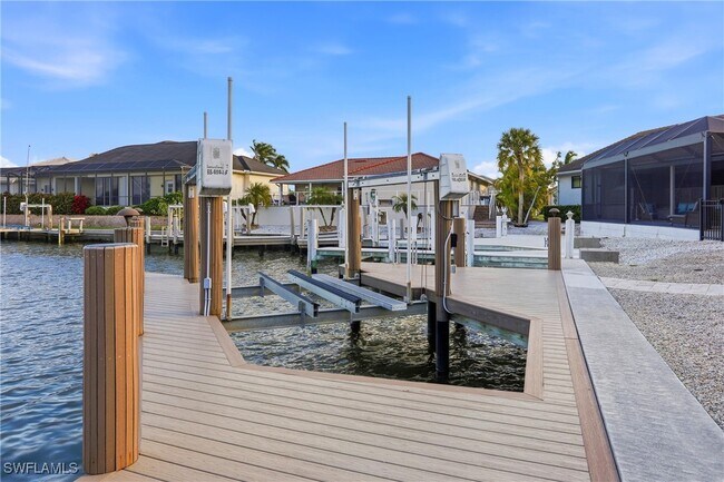 Building Photo - 339 Landmark St