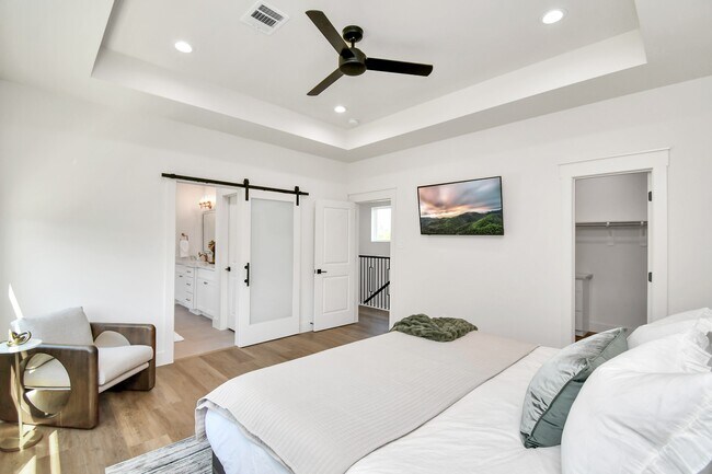 Building Photo - 2512 Gray St