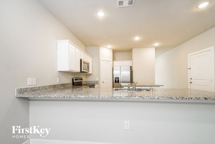 Building Photo - 615 Ava Trl