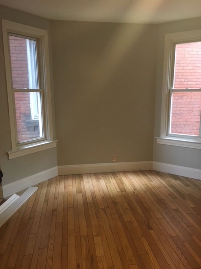 Building Photo - 6047 Stanton Ave