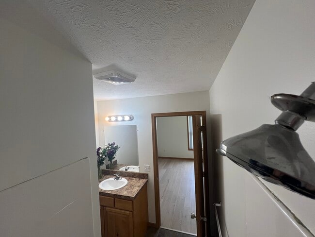 Building Photo - 44237 136th AVe