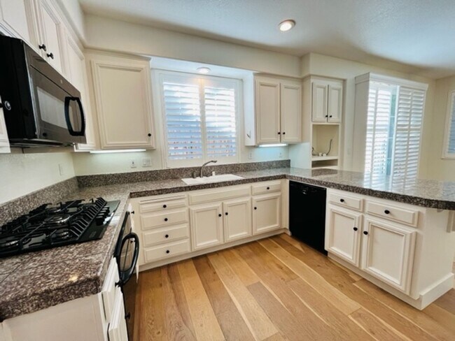 Building Photo - Move-in Ready 3BD/2.5BA, Two-Story Home in Stony Brook in Downtown Danville