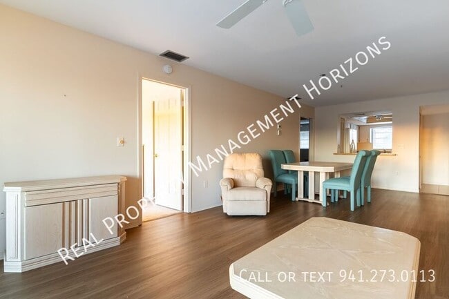 Building Photo - 4813 Independence Dr