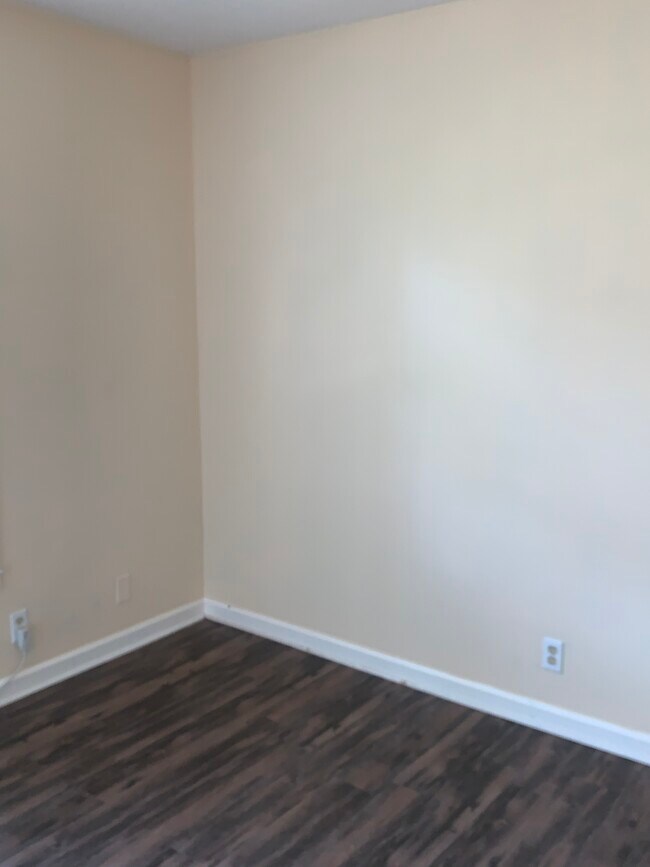 Building Photo - 803 Holder Ct