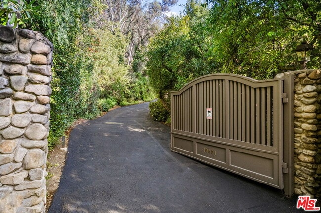 Building Photo - 10521 Rocca Pl