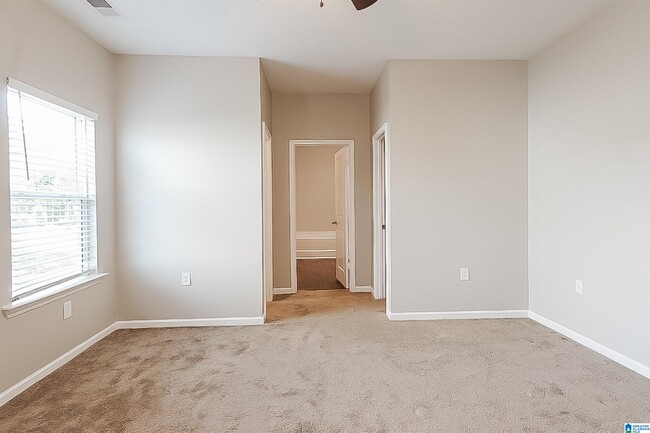 Building Photo - 1076 Pilgrim Ln