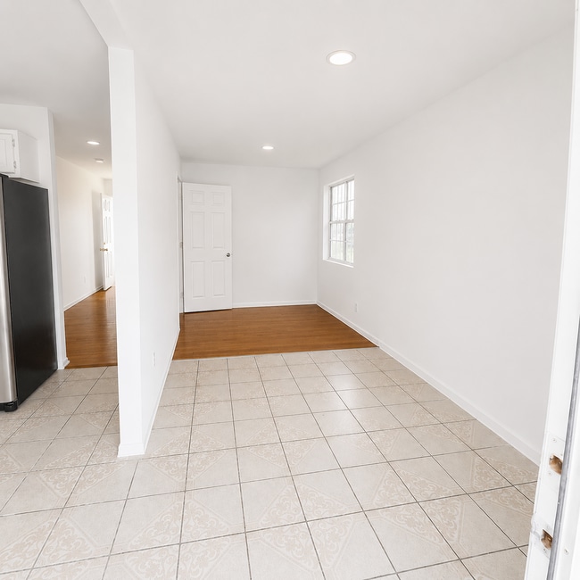 Building Photo - 3321 W 63rd St