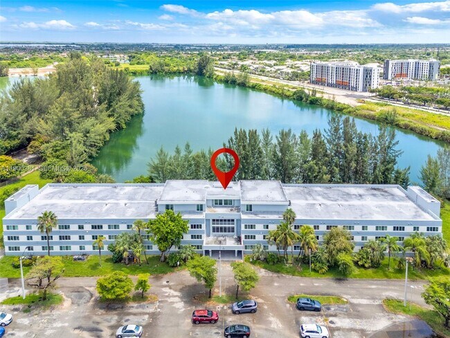 Building Photo - 14820 Naranja Lakes Blvd