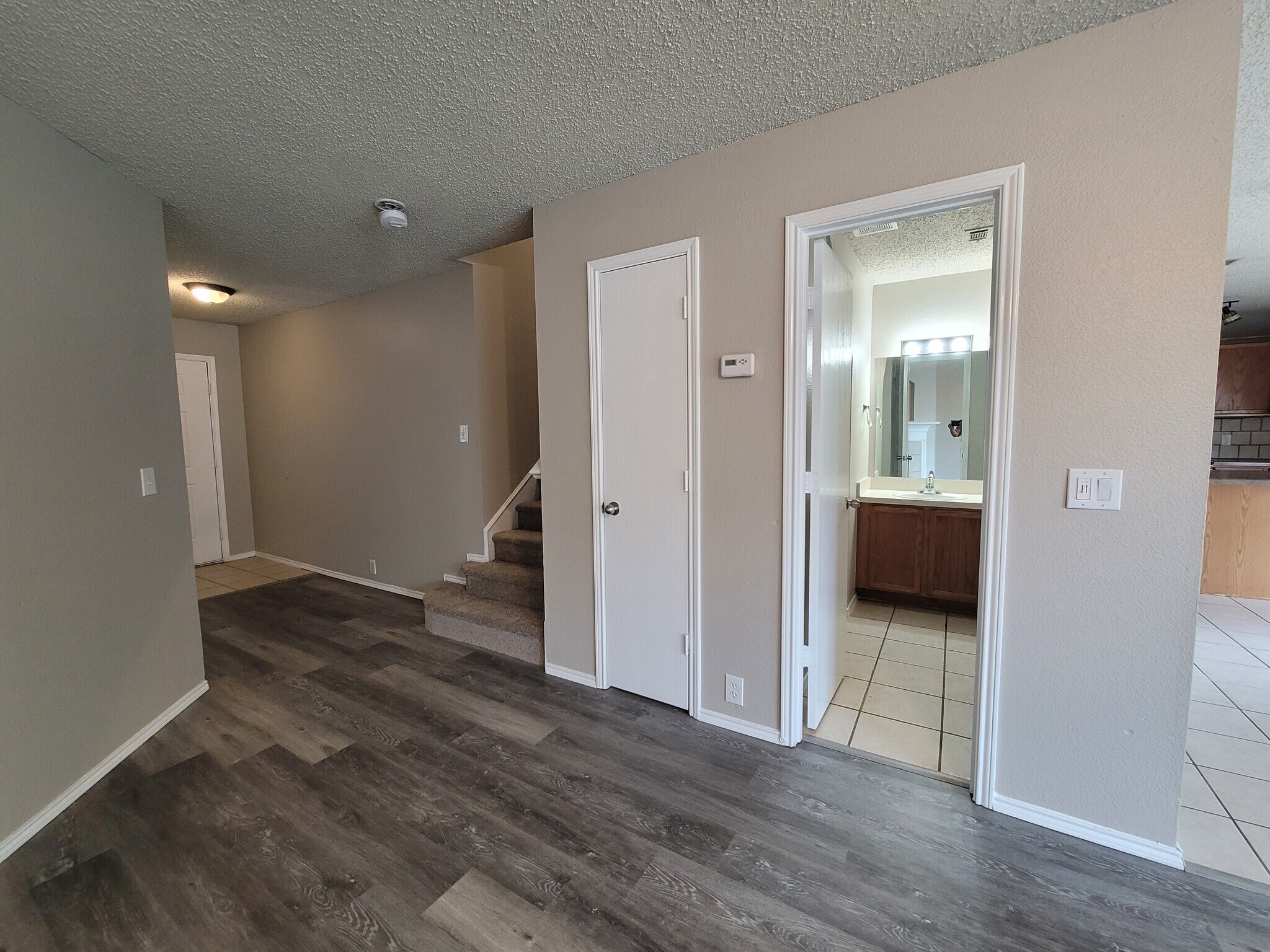 Building Photo - 4203 Falcon Dr