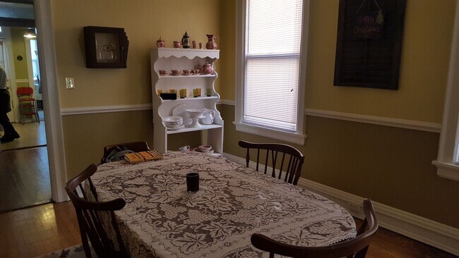 Building Photo - Fabulous 2BR Apartment on Arthur Ashe Blvd!