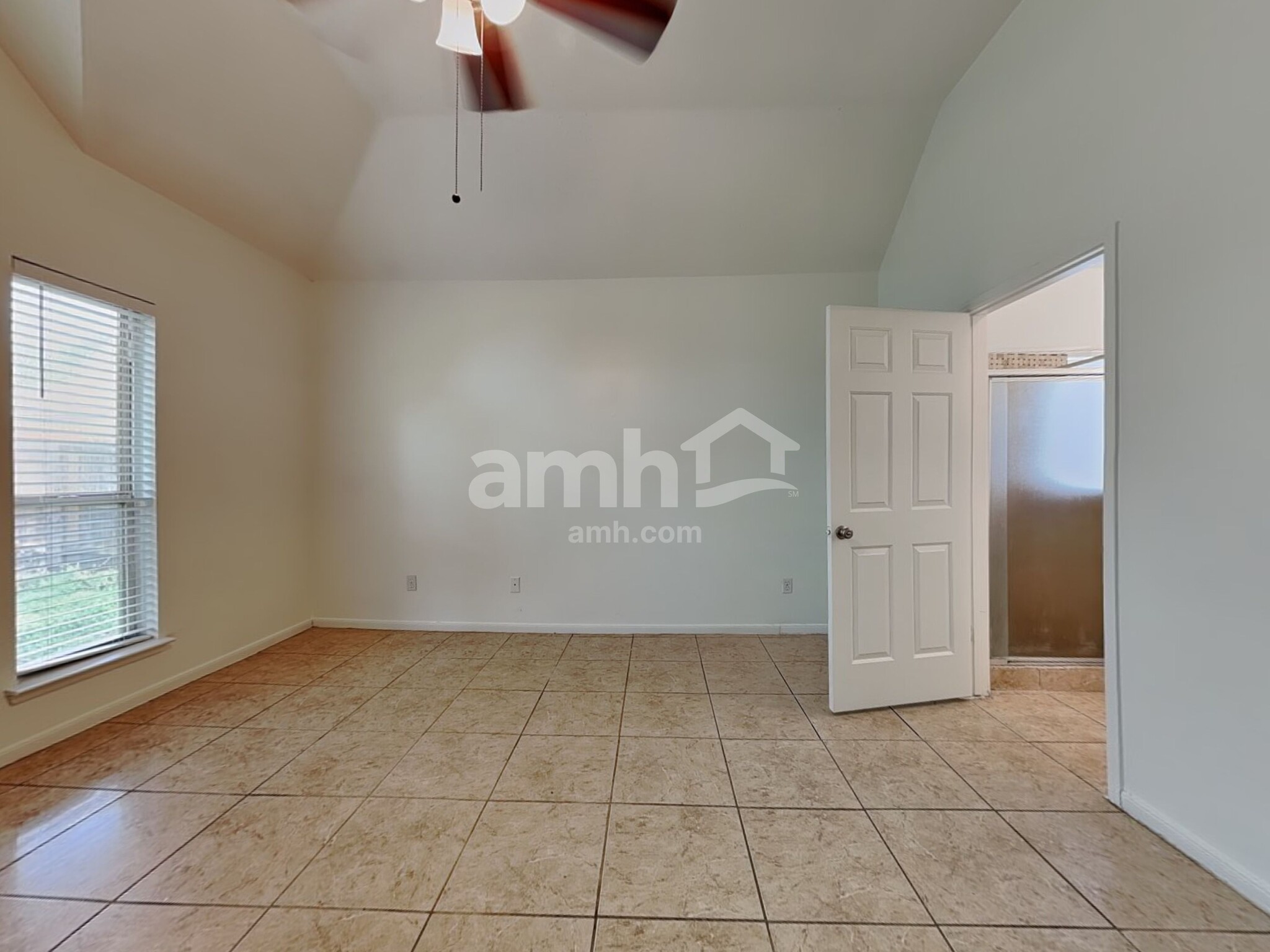 Building Photo - 6119 Old Farmhouse Ln