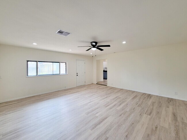 Building Photo - 301 Cypress St