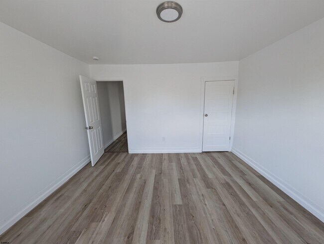 Building Photo - 1109 Adriatic Ave