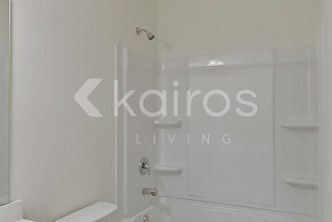 Building Photo - 653 Castillo Dr