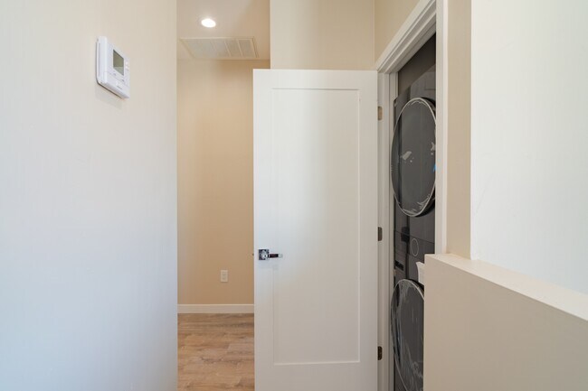 Building Photo - 5041 Art St