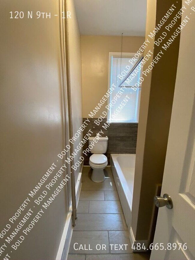 Building Photo - 120 N 9th-1R