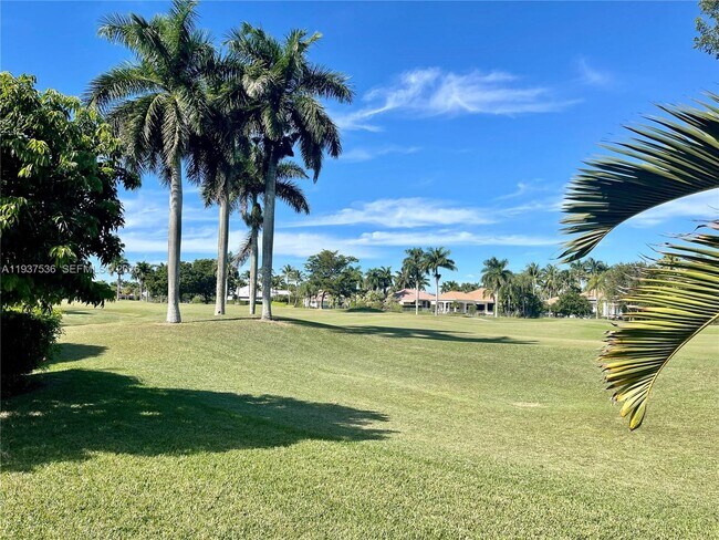 Building Photo - 2579 Mayfair Ln