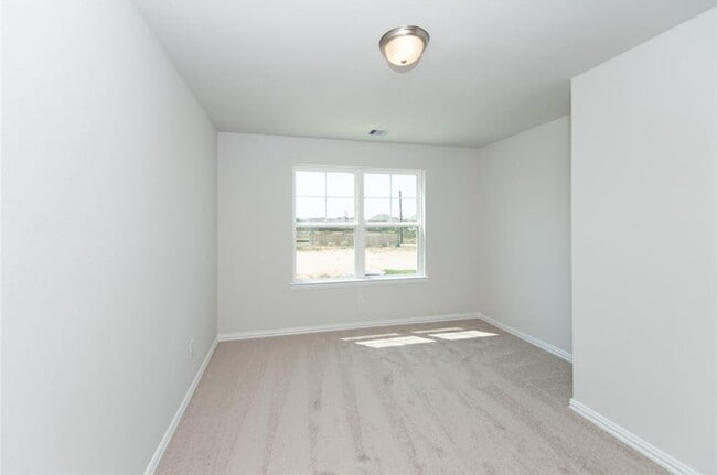 Building Photo - 27930 Western Crk Ct