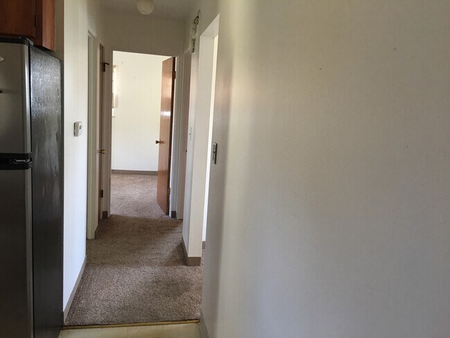 Building Photo - $1142  includes water, sewer and trash for this very clean  2 Bedroom twinplex with central air